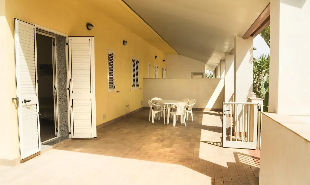 Residence Nave Marina di Ragusa 0*,